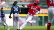 Reds open rare series vs. Mariners with 6-3 win