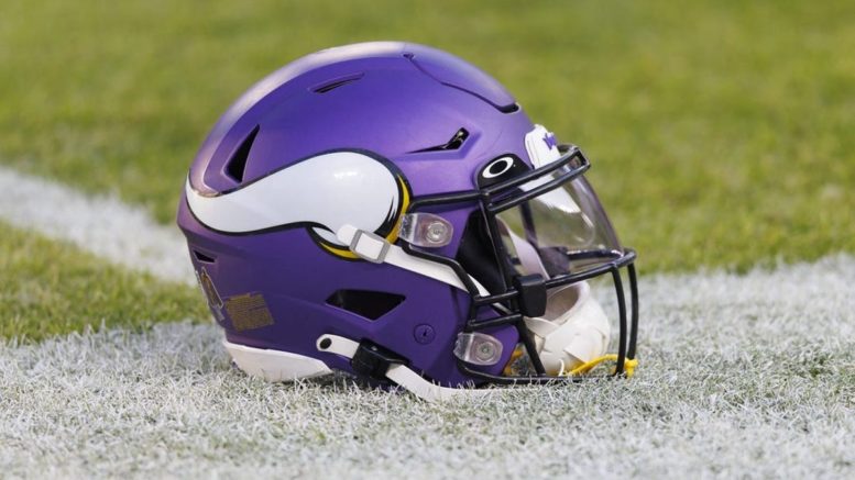 Reports: Vikings assistant Mike Smith on leave since training camp