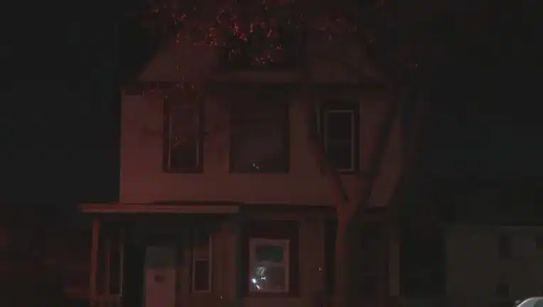 Milwaukee fatal fire; 11th and Mineral, 12 others displaced